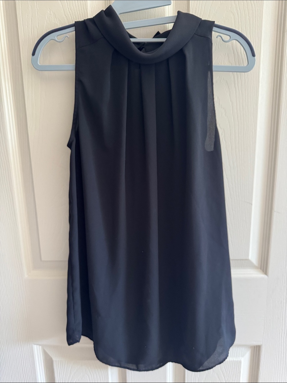 Who What Wear Sleeveless Black Mock Neck Blouse